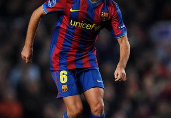 BARCELONA, SPAIN - NOVEMBER 24:  Xavier Hernandez of FC Barcelona controls the ball during the UEFA Champions League group F match between FC Barcelona and Inter Milan at the Camp Nou Stadium on November 24, 2009 in Barcelona, Spain. Barcelona won the match 2-0.  (Photo by Jasper Juinen/Getty Images)