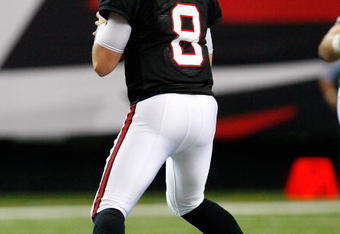 ATLANTA - NOVEMBER 29:  Quarterback Chris Redman #8 of the Atlanta Falcons against the Tampa Bay Buccaneers at Georgia Dome on November 29, 2009 in Atlanta, Georgia.  (Photo by Kevin C. Cox/Getty Images)