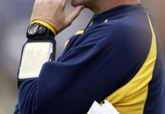 SEATTLE - NOVEMBER 13:  Head Coach Jeff Tedford of the California Golden Bears watches from the sidelines against the Washington Huskies on November 13, 2004 at Husky Stadium in Seattle, Washington.  (Photo by Otto Greule Jr/Getty Images)