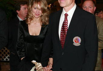 TORONTO, ON - NOVEMBER 09: Mark Messier arrives at the Hockey Hall of Fame Induction at the Hockey Hall of Fame on November 9, 2009 in Toronto, Canada. (Photo by Bruce Bennett/Getty Images)