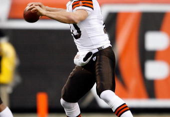 CINCINNATI - NOVEMBER 29:  Brady Quinn #10 of  the Cleveland Browns throws a pass during the NFL game against the Cincinnati Bengals at Paul Brown Stadium on November 29, 2009 in Cincinnati, Ohio.  (Photo by Andy Lyons/Getty Images)