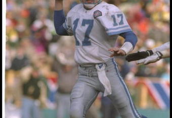 31 Dec 1994: Quarterback Dave Krieg of the Detroit Lions looks to pass the ball during a playoff game against the Green Bay Packers at Lambeau Field in Green Bay, Wisconsin. The Packers won the game, 16-12.