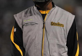 BALTIMORE - NOVEMBER 29:  Head coach Mike Tomlin of the Pittsburgh Steelers coaches against the  Baltimore Ravens at M&T Bank Stadium on November 29, 2009 in Baltimore, Maryland. The Ravens defeated the Steelers 20-17. (Photo by Larry French/Getty Images)