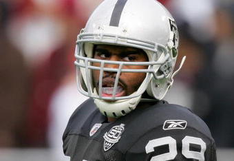 OAKLAND, CA - DECEMBER 13:  Michael Bush #29 of the Oakland Raiders stands on the field during their game against the Washington Redskins at Oakland-Alameda County Coliseum on December 13, 2009 in Oakland, California.  (Photo by Ezra Shaw/Getty Images)