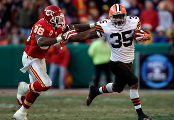 KANSAS CITY, MO - DECEMBER 20:  Running back Jerome Harrison #35 of the Cleveland Browns outruns DaJuan Morgan #38 of the Kansas City Chiefs during the game on December 20, 2009 at Arrowhead Stadium in Kansas City, Missouri.  (Photo by Jamie Squire/Getty Images)