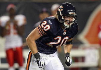 CHICAGO - AUGUST 7:  Craig Steltz #20 of the Chicago Bears runs downfield against the Kansas City Chiefs during a preseason game on August 7, 2008 at Soldier Field in Chicago, Illinois. (Photo by Jonathan Daniel/Getty Images)