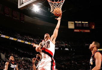 PORTLAND, OR - DECEMBER 29: Brandon Roy #7 of the Portland Trail Blazers shoots the ball against the Philadelphia 76ers on December 29, 2006 at the Rose Garden in Portland, Oregon.  NOTE TO USER: User expressly acknowledges and agrees that, by downloading and or using this Photograph, user is consenting to the terms and conditions of the Getty Images License Agreement.  (Photo by Jonathan Ferrey/Getty Images)