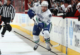 PHILADELPHIA - DECEMBER 03:  Daniel Sedin #22 of the Vancouver Canucks skates against the Philadelphia Flyers on December 3, 2009 at Wachovia Center in Philadelphia, Pennsylvania. The Canucks defeated the Flyers 3-0.  (Photo by Jim McIsaac/Getty Images)