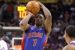 PHOENIX - NOVEMBER 22:  Ben Gordon #7 of the Detroit Pistons puts up a shot during the NBA game against the Phoenix Suns at US Airways Center on November 22, 2009 in Phoenix, Arizona. The Suns defeated the Pistons 117-91.  NOTE TO USER: User expressly acknowledges and agrees that, by downloading and or using this photograph, User is consenting to the terms and conditions of the Getty Images License Agreement.  (Photo by Christian Petersen/Getty Images)