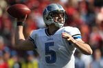 SAN FRANCISCO - DECEMBER 27:  Drew Stanton #5 of the Detroit Lions passes against the San Francisco 49ers during an NFL game at Candlestick Park on December 27, 2009 in San Francisco, California.  (Photo by Jed Jacobsohn/Getty Images)