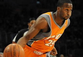 LOS ANGELES, CA - NOVEMBER 12:  Alando Tucker #28 of the Phoenix Suns dribbles against the Los Angeles Lakers at Staples Center on November 12, 2009 in Los Angeles, California.  (Photo by Harry How/Getty Images)  User expressly acknowledges and agrees that, by downloading and/or using this Photograph, user is consenting to the terms and conditions of the Getty Images License Agreement. 