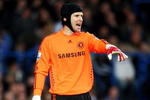 LONDON, ENGLAND - DECEMBER 12:  Petr Cech of Chelsea organises his defence during the Barclays Premier League match between Chelsea and Everton at Stamford Bridge on December 12, 2009 in London, England.  (Photo by Phil Cole/Getty Images)