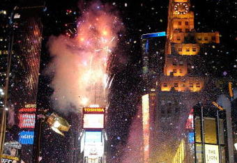 NEW YORK - DECEMBER 31:  Cynthia Rodriguez and baseball player Alex Rodriguez during NBC's New Year's Eve 2008 with Carson Daly in Times Square on December 31, 2007 in New York City.  (Photo by Steven Henry/Getty Images)