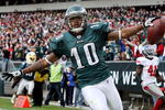 PHILADELPHIA - NOVEMBER 01:  DeSean Jackson #10 of the Philadelphia Eagles celebrates his second quarter touchdown against the New York Giants on November 1, 2009 at Lincoln Financial Field in Philadelphia, Pennsylvania.  (Photo by Jim McIsaac/Getty Images)