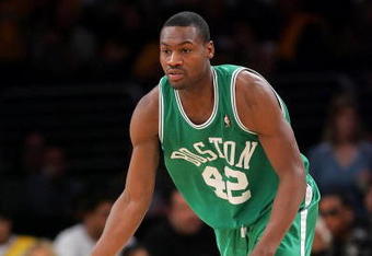 LOS ANGELES, CA - DECEMBER 30:   Tony Allen #42 of the Boston Celtics drives upcourt during the game against the Los Angeles Lakers at Staples Center on December 30, 2007 in Los Angeles, California.  NOTE TO USER: User expressly acknowledges and agrees that, by downloading and or using this Photograph, user is consenting to the terms and conditions of the Getty Images License Agreement.  (Photo by Lisa Blumenfeld/Getty Images)