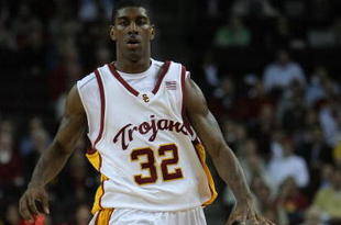 LOS ANGELES, CA - NOVEMBER 29:  O.J. Mayo #32 of the USC Trojans dribbles up court against the Oklahoma Sooners during the first half at the Galen Center on November 29, 2007 in Los Angeles, California.  (Photo by Harry How/Getty Images)