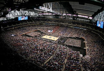 DETROIT - MARCH 30:  A general view of play between the Davidson Wildcats and the Kansas Jayhawks during the Midwest Regional Final of the 2008 NCAA Division I Men's Basketball Tournament at Ford Field on March 30, 2008 in Detroit, Michigan  (Photo by Chris Chambers/Getty Images)