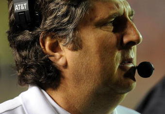 LUBBOCK, TX - NOVEMBER 08:  Head coach Mike Leach of the Texas Tech Red Raiders during play against the Oklahoma State Cowboys at Jones AT&T Stadium on November 8, 2008 in Lubbock, Texas.  (Photo by Ronald Martinez/Getty Images)