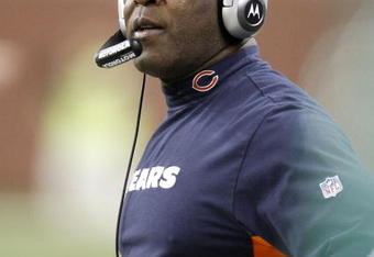 DETROIT - JANUARY 03:  Head coach Lovie Smith of the Chicago Bears looks on while playing the Detroit Lions on January 3, 2010 at Ford Field in Detroit, Michigan. Chicago won the game 37-23.  (Photo by Gregory Shamus/Getty Images)