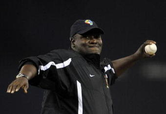 SAN DIEGO - MARCH 16:  Baseball Hall of Famer and former San Diego Padre Tony Gwynn throws out the inaugural pitch prior to the start of the 2009 World Baseball Classic Round 2 Pool 1 Game 3 between Mexico and Cuba on March 16, 2009 at Petco Park in San Diego, California.  (Photo by Kevork Djansezian/Getty Images)