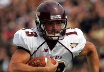 WEST LAFAYETTE, IN - SEPTEMBER 20:  Quarterback Dan LeFevour #13 of the Central Michigan Chippewas runs the ball against the Purdue Boilermakers at Ross-Ade Stadium on September 20, 2008 in West Lafayette, Indiana.  (Photo by Ronald Martinez/Getty Images)