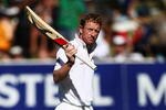 CAPE TOWN, SOUTH AFRICA - JANUARY 07:  Paul Collingwood of England acknowledges the crowd after losing his wicket to Jean-Paul Duminy of South Africa for 40 runs when he was caught out by Jacques Kallis of South Africa during day five of the third test match between South Africa and England at Newlands Cricket Ground on January 7, 2010 in Cape Town, South Africa.  (Photo by Paul Gilham/Getty Images)