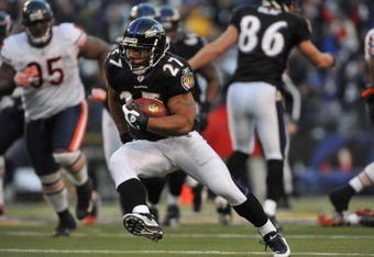 BALTIMORE - DECEMBER 20:  Ray Rice #27 of the Baltimore Ravens runs the ball during the game against the Chicago Bears at M&T Bank Stadium on December 20, 2009 in Baltimore, Maryland. The Ravens defeated the Bears 31-7. (Photo by Larry French/Getty Images)