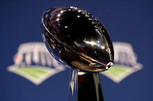 TAMPA, FL - JANUARY 30:  The Vince Lombardi Trophy is seen during the NFC Head coach press conference prior to Super Bowl XLIII held at the Tampa Convention Center on January 30, 2009 in Tampa, Florida.  (Photo by Chris Graythen/Getty Images)