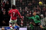 LONDON, ENGLAND - JANUARY 09:  Tomas Rosicky of Arsenal scores a last minute equaliser during the Barclays Premier League match between Arsenal and Everton at Emirates Stadium on January 9, 2010 in London, England.  (Photo by Shaun Botterill/Getty Images)
