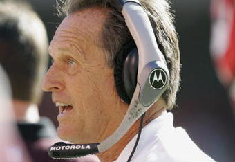 KANSAS CITY, MO - OCTOBER 24:  Head coach Alex Gibbs of the Atlanta Falcons talks during the game against the Kansas City Chiefs on October 24, 2004 at Arrowhead Stadium in Kansas City, Missouri. The Chiefs defeated the Falcons 56-10.  (Photo by Brian Bahr/Getty Images)