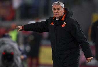 ROME, ITALY - JANUARY 09:  Claudio Ranieri the coach of AS Roma gestures during the Serie A match between Roma and Chievo at Stadio Olimpico on January 9, 2010 in Rome, Italy.  (Photo by Paolo Bruno/Getty Images)