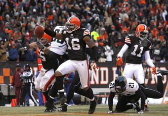 CLEVELAND - JANUARY 03:  Joshua Cribbs #16 of the Cleveland Browns celebrates after scoring a touchdown against the Jacksonville Jaguars at Cleveland Browns Stadium on January 3, 2010 in Cleveland, Ohio.  (Photo by Matt Sullivan/Getty Images)