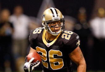 NEW ORLEANS - DECEMBER 28:  Deuce McAllister #26 of the New Orleans Saints carries the ball during the game against the Carolina Panthers on December 28, 2008 at the Superdome in New Orleans, Louisiana.  (Photo by Chris Graythen/Getty Images)