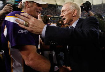 MINNEAPOLIS - JANUARY 17:  Jerry Jones, Owner and General Manager of the Dallas Cowboys, congratulates quarterback Brett Favre #4 of the Minnesota Vikings on their 34-3 victory during the NFC Divisional Playoff Game at Hubert H. Humphrey Metrodome on January 17, 2010 in Minneapolis, Minnesota.  (Photo by Elsa/Getty Images)