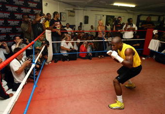 LONDON, ENGLAND - MAY 22:  Boxing superstar Floyd Mayweather in his first open workout since coming out of retirement, as he prepares for his fight against Juan Manuel Marquez of Mexico, at Peacock Gym on May 22, 2009 in London, England.  The fight's due to take place on July 18, 2009 at the MGM Grand in Las Vegas, Nevada. (Photo by Julian Finney/Getty Images)