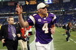 MINNEAPOLIS - JANUARY 03:  Brett Favre #4 of the Minnesota Vikings walks off the field after the game against the New York Giants on January 3, 2010 at Hubert H. Humphrey Metrodome in Minneapolis, Minnesota. The Vikings defeated the Giants 44-7.  (Photo by Elsa/Getty Images)