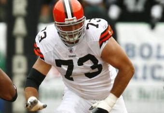 OAKLAND, CA - SEPTEMBER 23:  Tackle Joe Thomas #73 of the Cleveland Browns drops back to pass block against the Oakland Raiders during a 26-24 loss at McAfee Coliseum on September 23, 2007 in Oakand, California.  (Photo by Kevin Terrell/Getty Images)