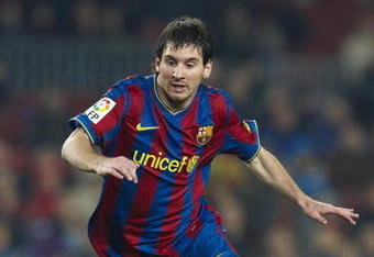 BARCELONA, SPAIN - JANUARY 16:  Lionel Messi of FC Barcelona in action during the La Liga match between Barcelona and Sevilla at the Camp Nou stadium on January 16, 2010 in Barcelona, Spain. Barcelona won 4-0.  (Photo by Manuel Queimadelos Alonso/Getty Images)