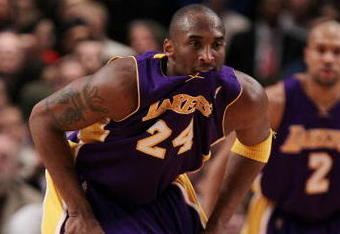 NEW YORK - JANUARY 22:  Kobe Bryant #24 of the Los Angeles Lakers in action against the New York Knicks during their game at Madison Square Garden on January 22, 2010 in New York, New York.  NOTE TO USER: User expressly acknowledges and agrees that, by downloading and/or using this Photograph, User is consenting to the terms and conditions of the Getty Images License Agreement.  (Photo by Al Bello/Getty Images)