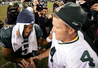 PHILADELPHIA - DECEMBER 5: Quarterbacks Donovan McNabb #5 of the Philadelphia Eagles and Brett Favre #4 of the Green Bay Packers shake hands after their game at Lincoln Financial Field on December 5, 2004 in Philadelphia, Pennsylvania. The Eagles won the game 47-17.  (Photo by Ezra Shaw/Getty Images)