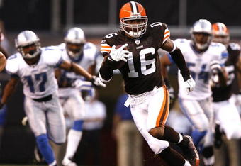 CLEVELAND - AUGUST 22:  Joshua Cribbs #16 of the Cleveland Browns returns a punt against the Detroit Lions during the first quarter of their NFL game in Cleveland Browns Stadium on August 22, 2009 in Cleveland, Ohio.  (Photo by Matt Sullivan/Getty Images)