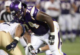 MINNEAPOLIS - AUGUST 10: Offensive tackle Bryant McKinnie #74 of the Minnesota Vikings gets ready on the line during the game against of the St. Louis Rams on August 10, 2007 at the H.H.H. Metrodome in Minneapolis, Minnesota. (Photo by David Sherman/Getty Images)