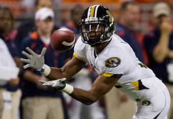ST. LOUIS, MO - SEPTEMBER 5: Danario Alexander #81 of the University of Missouri Tigers hauls in a pass against the University of Illinois Fighting Illini during the State Farm Arch Rivalry on September 5, 2009 at the Edward Jones Dome in St. Louis, Missouri.  The Tigers beat the Fighting Illini 37-9.  (Photo by Dilip Vishwanat/Getty Images)