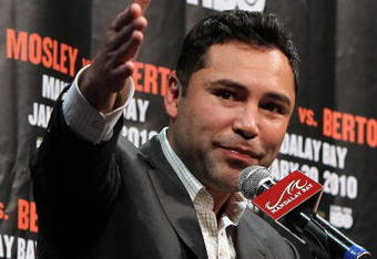 LAS VEGAS - NOVEMBER 14:  Promoter Oscar De La Hoya of Golden Boy Promotions speaks during a news conference at the Mandalay Bay Hotel & Casino on November 14, 2009 in Las Vegas, Nevada. Boxers Shane Mosley and Andre Berto announced today they will meet in the ring on January 30, 2010 at the Mandalay Bay Events Center.  (Photo by Al Bello/Getty Images)