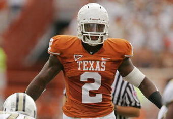 AUSTIN, TX - NOVEMBER 07:  Linebacker Sergio Kindle #2 of the Texas Longhorns lines up against the UCF Knights on November 7, 2009 at Darrell K Royal - Texas Memorial Stadium in Austin, Texas.  Texas won 35-3.  (Photo by Brian Bahr/Getty Images)