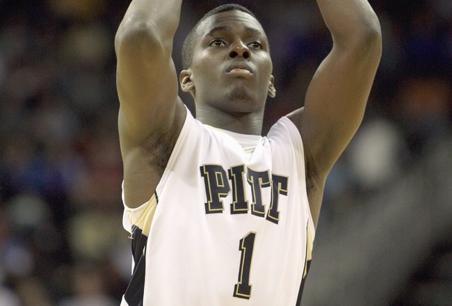 KANSAS CITY,MO - NOVEMBER 24:  Travon Woodall #1 of the Pittsburgh Panthers takes a shot against the Texas Longhorns during the CBE Classic championship game on November 24, 2009 at Sprint Center in Kansas City, Missouri. (Photo by: Jamie Squire/Getty Images)