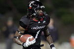 CINCINNATI - NOVEMBER 07:  Mardy Gilyard #1 of the Cincinnati Bearcats runs with the ball against the Connecticut Huskies during the Big East Conference game at Nippert Stadium on November 7, 2009 in Cincinnati, Ohio.  (Photo by Andy Lyons/Getty Images)