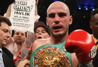 ATLANTIC CITY, NJ - SEPTEMBER 29:  Kelly Pavlik celebrates his victory after his WBC & WBO World Middleweight Championship fight against Jermaine Taylor at Boardwalk Hall on September 29, 2007 in Atlantic City, New Jersey. (Photo by Al Bello/Getty Images)