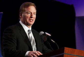 FORT LAUDERDALE, FL - FEBRUARY 08:  NFL Commissioner Roger Goodell speaks during the Super Bowl Champion Coach Press Conference at the Fort Lauderdale Convention Center on February 8, 2010 in Fort Lauderdale, Florida.  (Photo by Doug Benc/Getty Images)