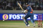 HYDERABAD, INDIA - NOVEMBER 05:  Sachin Tendulkar of India plays the ball to fine leg during the fifth One Day International match between India and Australia at Rajiv Gandhi International Cricket Stadium on November 5, 2009 in Hyderabad, India. (Photo by Mark Kolbe/Getty Images)